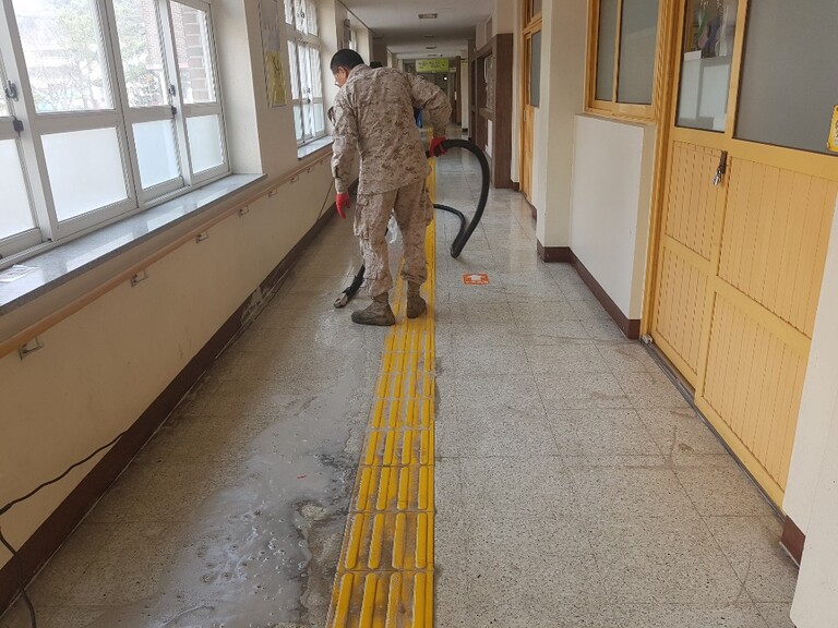 복도세척및 왁스작업